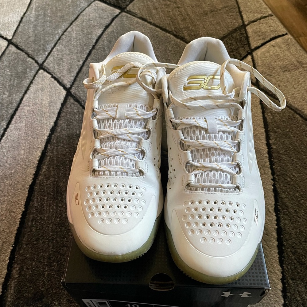 Under armour curry low